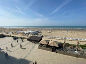 2 slaapkamer appartement op de dijk van Westende met frontaal zeezicht